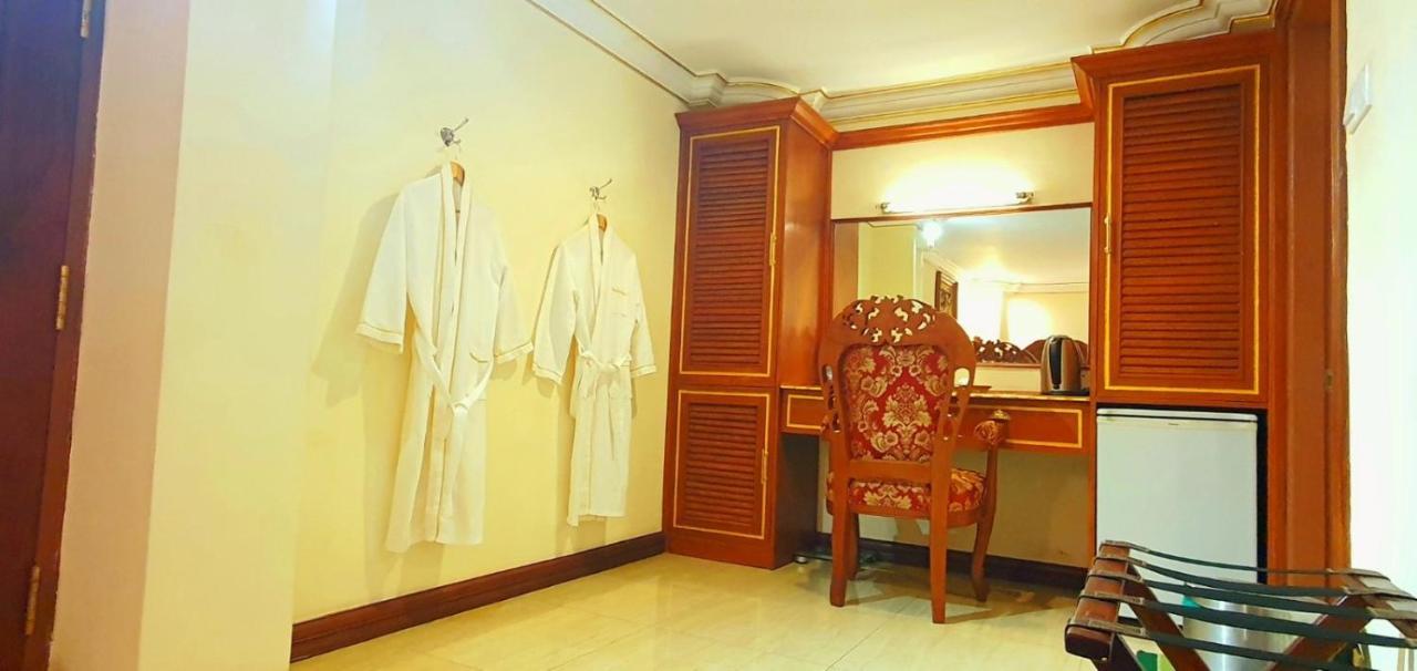 Union Square Hotel Yangon Exterior foto